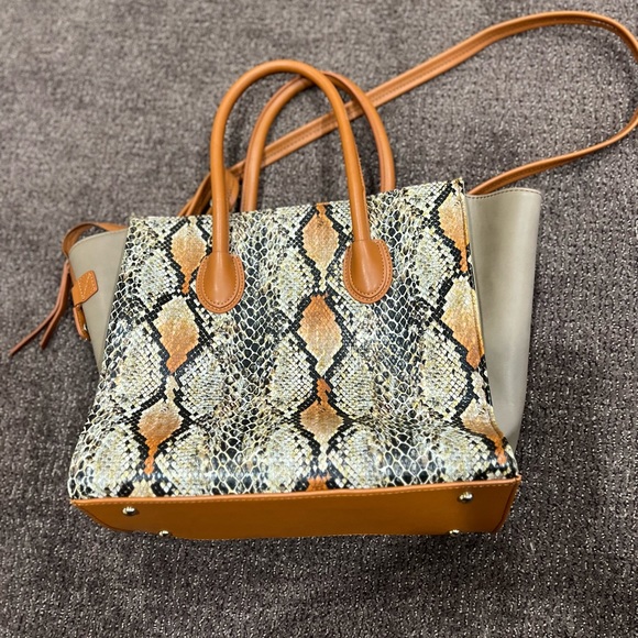 Animal Print Tote/Crossbody - Picture 2 of 4